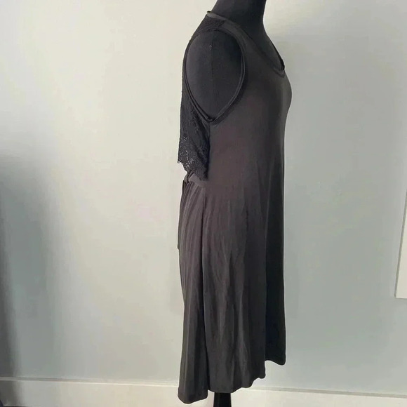 Charlie’s | Sleeveless Dress - Picture 2 of 9